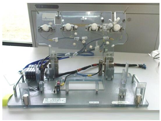 開關(guān)壓接支架